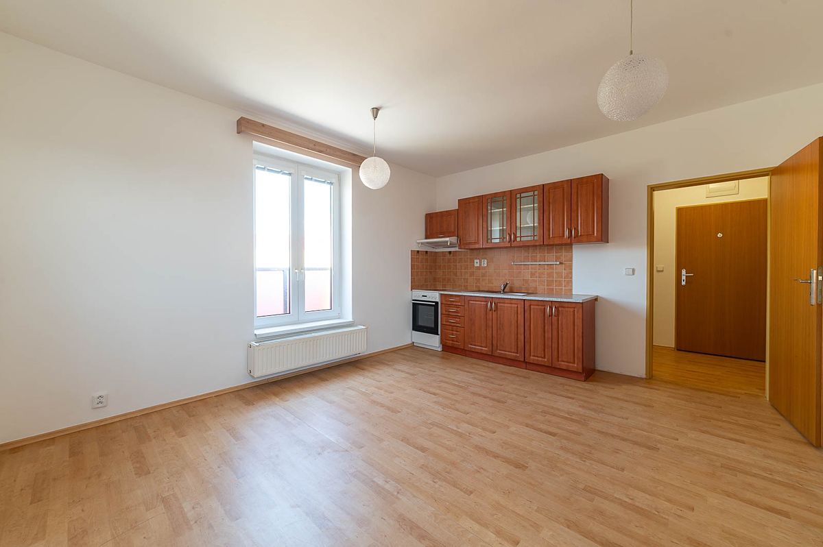 Pronájem bytu 1+kk 30 m², Fryšták – fotka 1 z 3