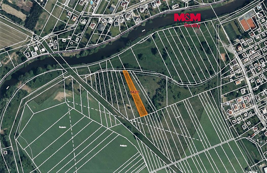 Prodej pole 1138 m², Káraný – fotka 1 z 3