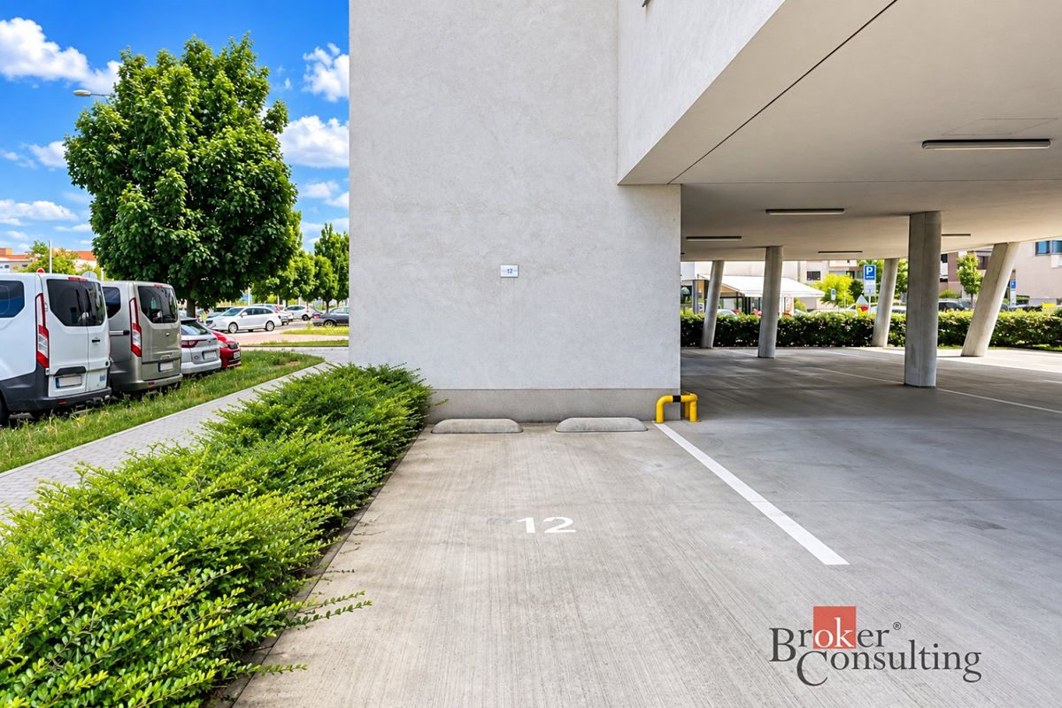 Prodej garážového stání 13 m² – fotografie 5