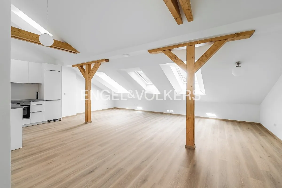 Pronájem bytu 3+kk 98 m²