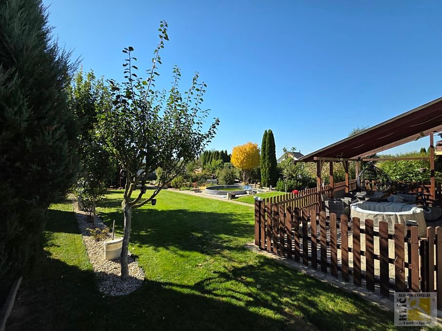 Prodej rodinného domu 140 m², pozemek 824 m² – fotografie 4