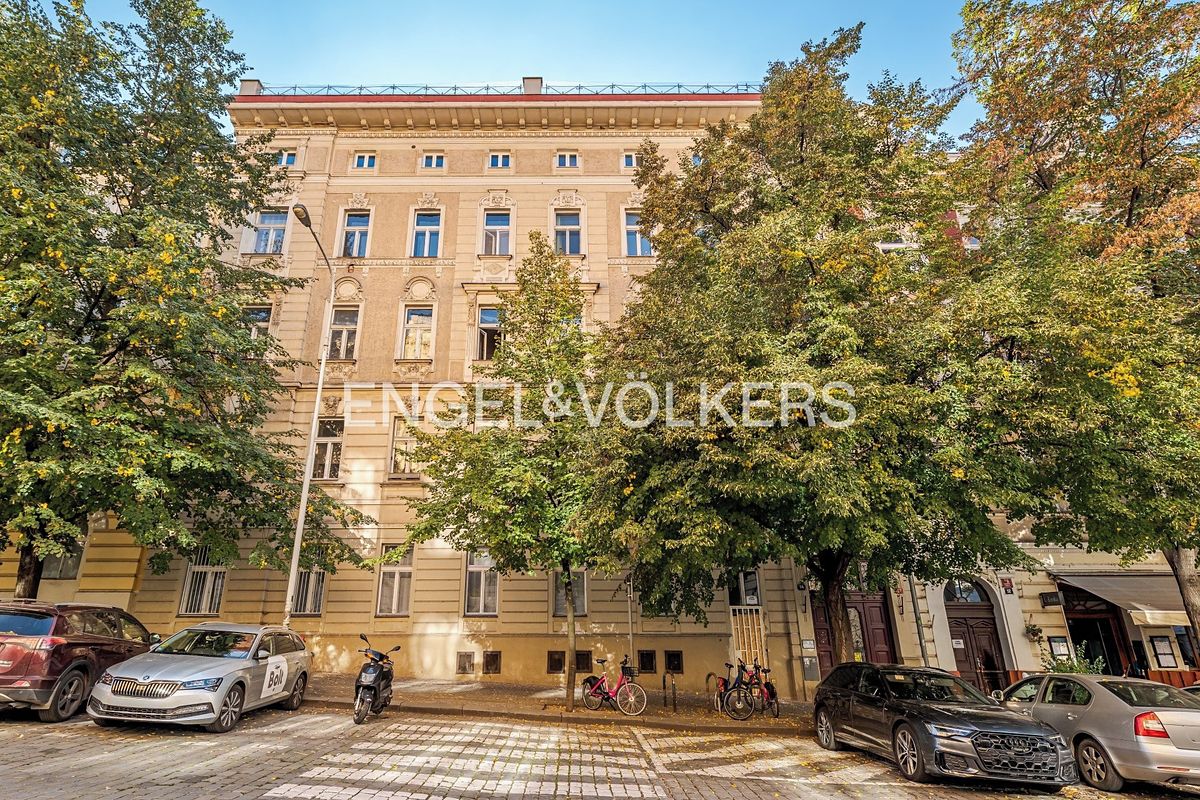 Pronájem obchodního prostoru 155 m², Praha – fotka 1 z 3