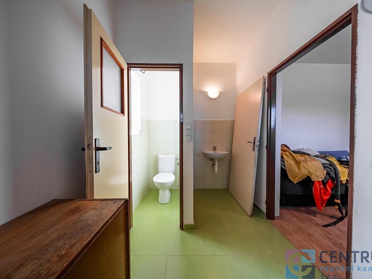 Prodej komerčního prostoru, 265 m² (27 z 43)
