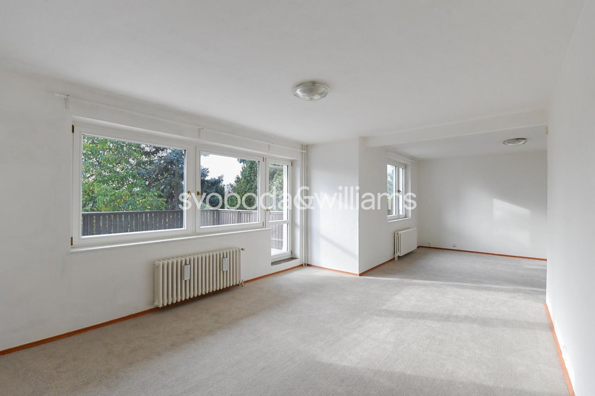 Pronájem rodinného domu 224 m², pozemek 858 m², Praha – fotka 1 z 3