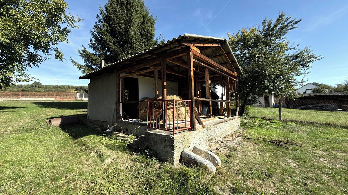 Prodej stavebního pozemku 10094 m² – fotografie 3