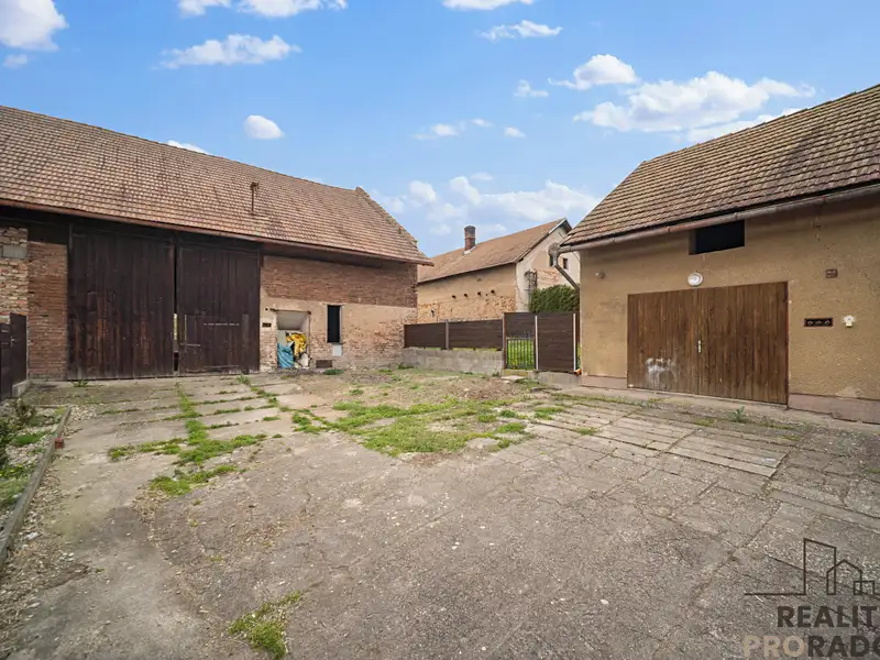 Prodej rodinného domu 190 m², pozemek 1789 m², Bukovina nad Labem – náhled fotky 2