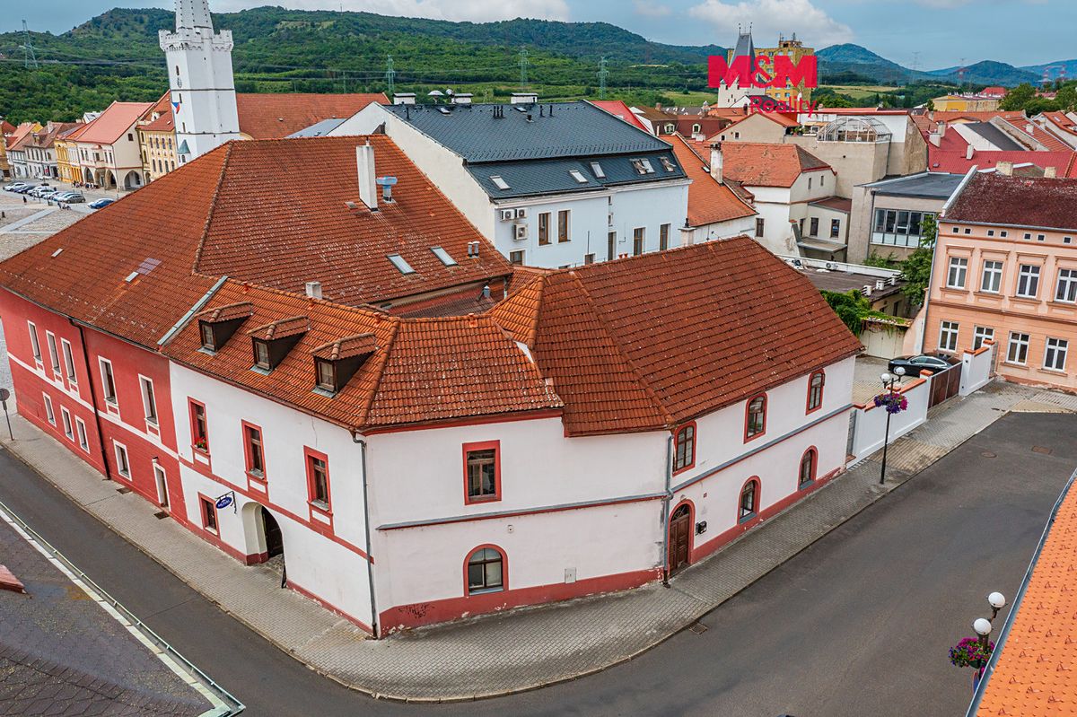 Prodej rodinného domu 500 m², pozemek 374 m², Kadaň – fotka 1 z 3