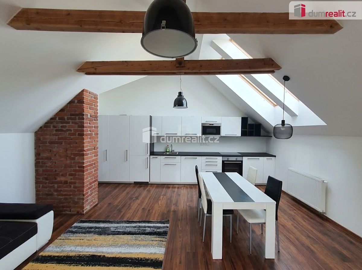 Pronájem bytu 2+kk 60 m²