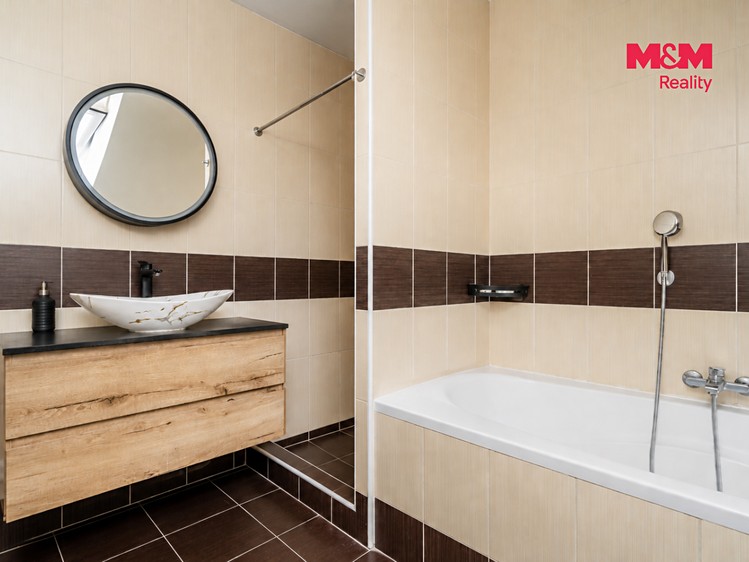 Prodej komerčního prostoru, 176 m² (6 z 15)