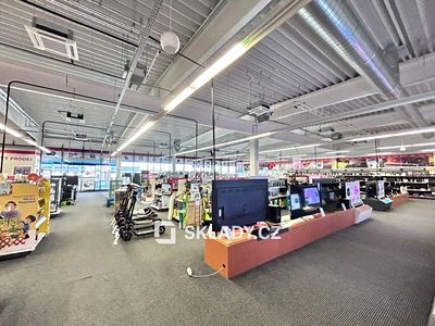 Pronájem obchodního prostoru 795 m²