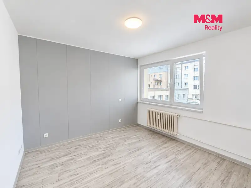 Pronájem bytu 1+kk 32 m², Hradec Králové – náhled fotky 2