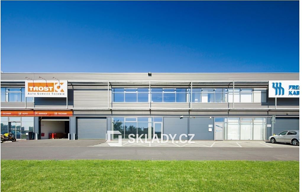 Pronájem skladového prostoru 647 m² – fotografie 2