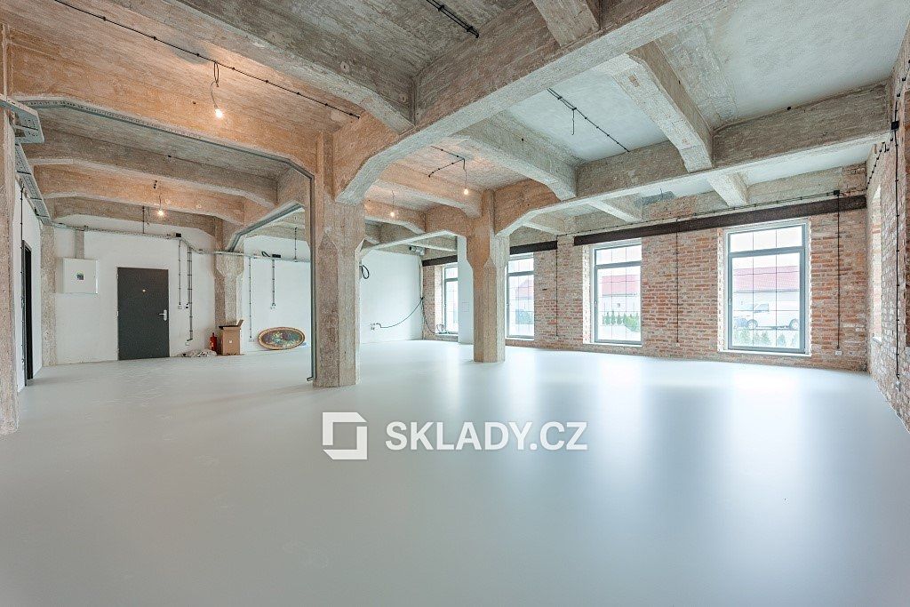 Prodej skladového prostoru 38000 m² – fotografie 3