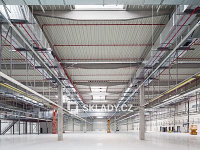 Pronájem skladového prostoru 10000 m²