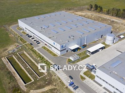 Pronájem skladového prostoru 1800 m²