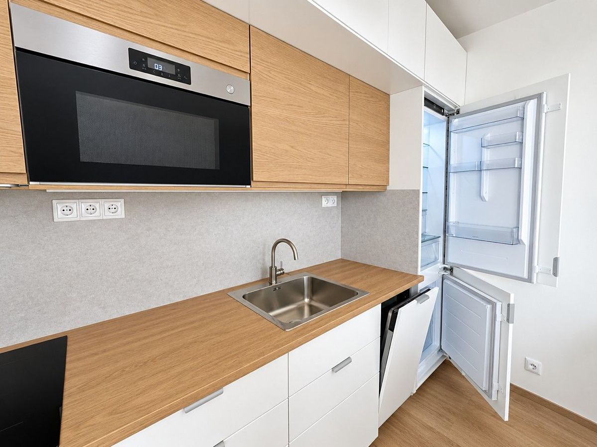 Pronájem bytu 2+kk 65 m² – fotografie 3