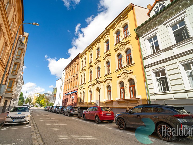 Комерційне приміщення на продаж, 647 м² (1 з 14)