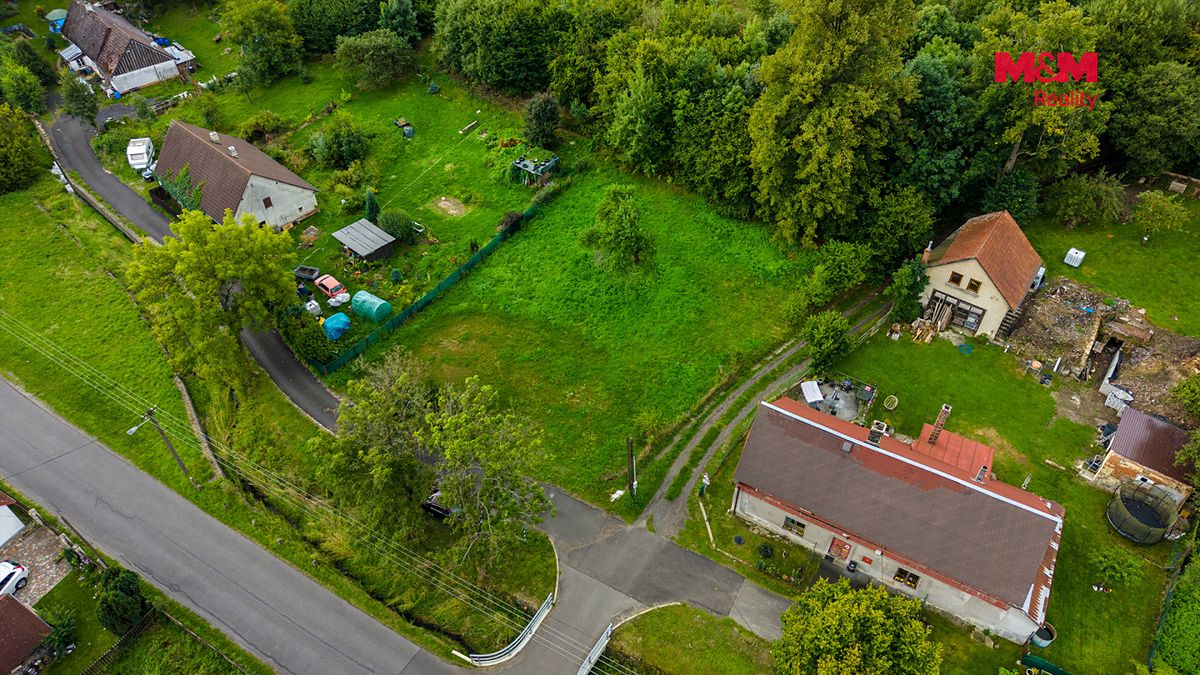 Prodej stavebního pozemku 1071 m² – fotografie 2