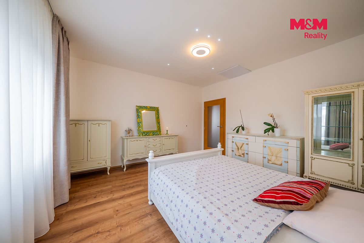 Prodej rodinného domu 169 m², pozemek 1807 m² – fotografie 4