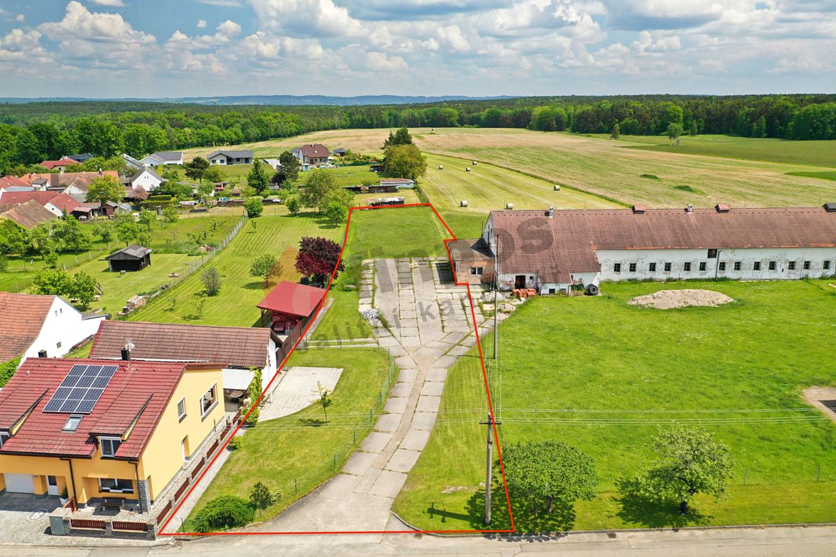 Prodej stavebního pozemku 2376 m² – fotografie 3