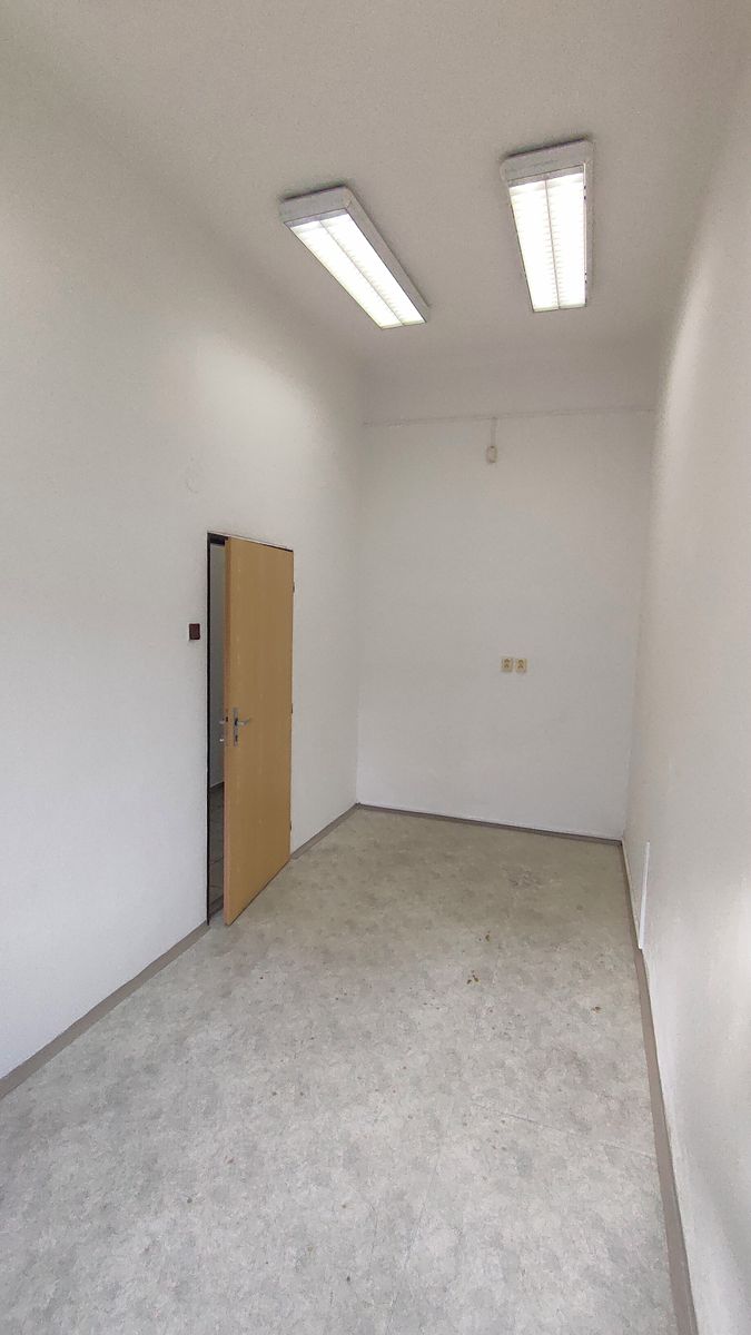 Pronájem kanceláře 33 m² – fotografie 2
