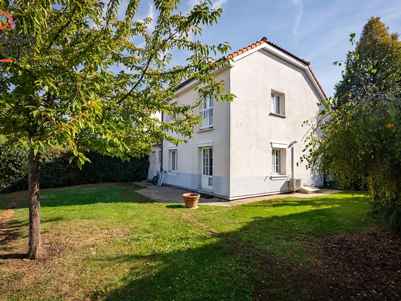 Pronájem rodinného domu 120 m², pozemek 536 m², Praha – náhled fotky 1