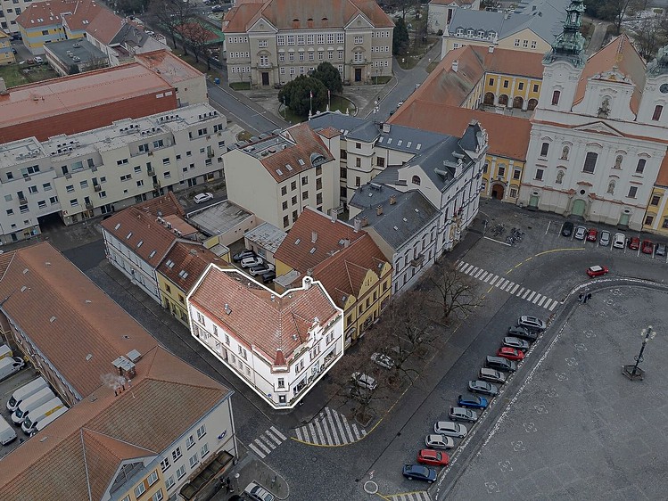Комерційне приміщення на продаж, 450 м² (2 з 23)