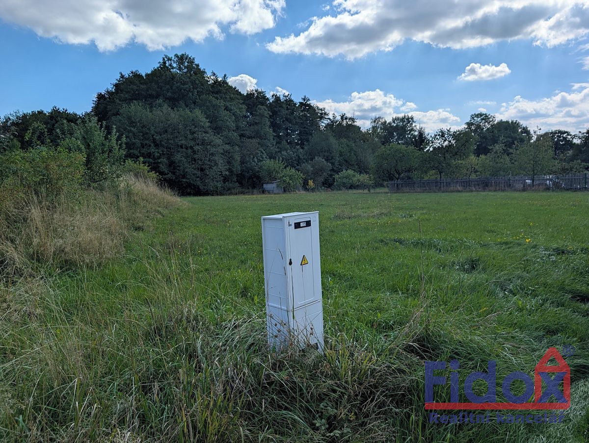 Prodej stavebního pozemku 1725 m² – fotografie 2