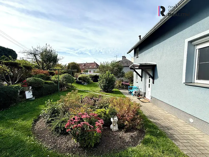 Prodej rodinného domu 200 m², pozemek 621 m², Sokolov – náhled fotky 2