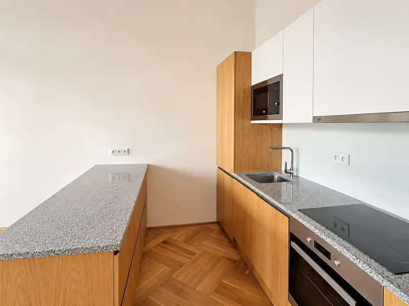 Pronájem bytu 2+kk 84 m², Praha – náhled fotky 3