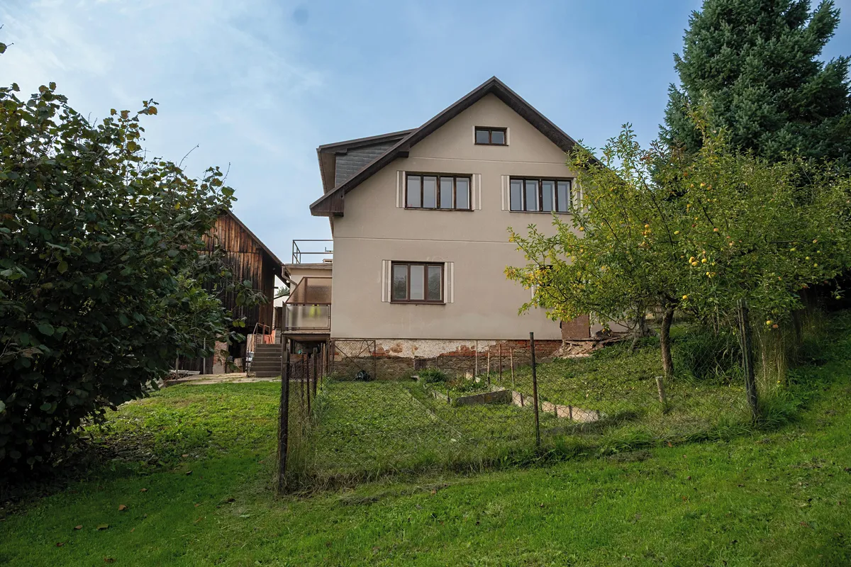 Prodej vícegeneračního domu 220 m², pozemek 1180 m²