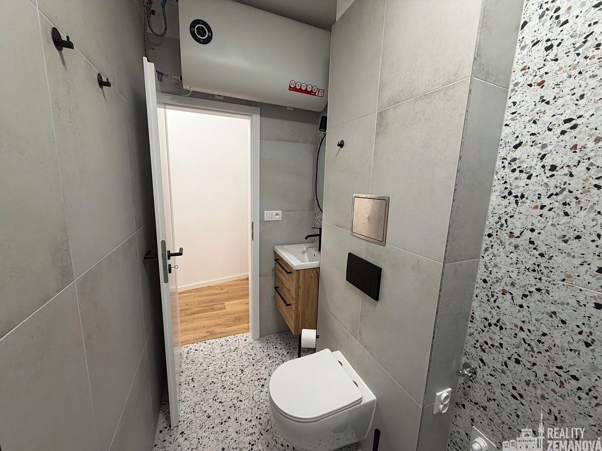 Pronájem bytu 2+kk 49 m² – fotografie 5