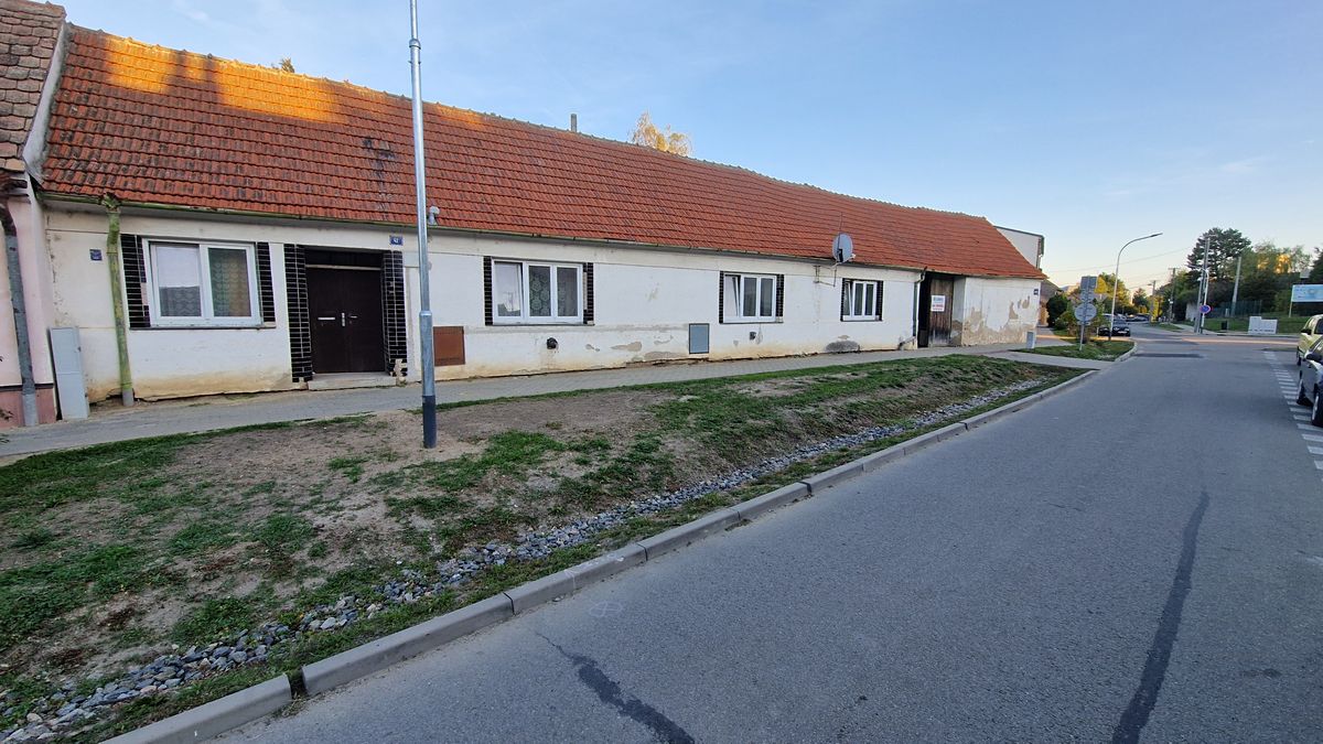 Prodej rodinného domu 200 m², pozemek 4517 m² – fotografie 2