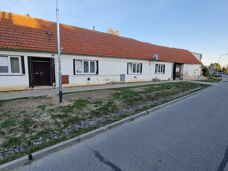Prodej rodinného domu 200 m², pozemek 4517 m², Hrušovany u Brna – náhled fotky 2