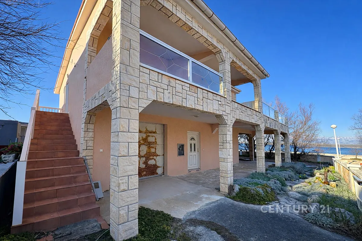 Prodej vily 300 m², pozemek 419 m²