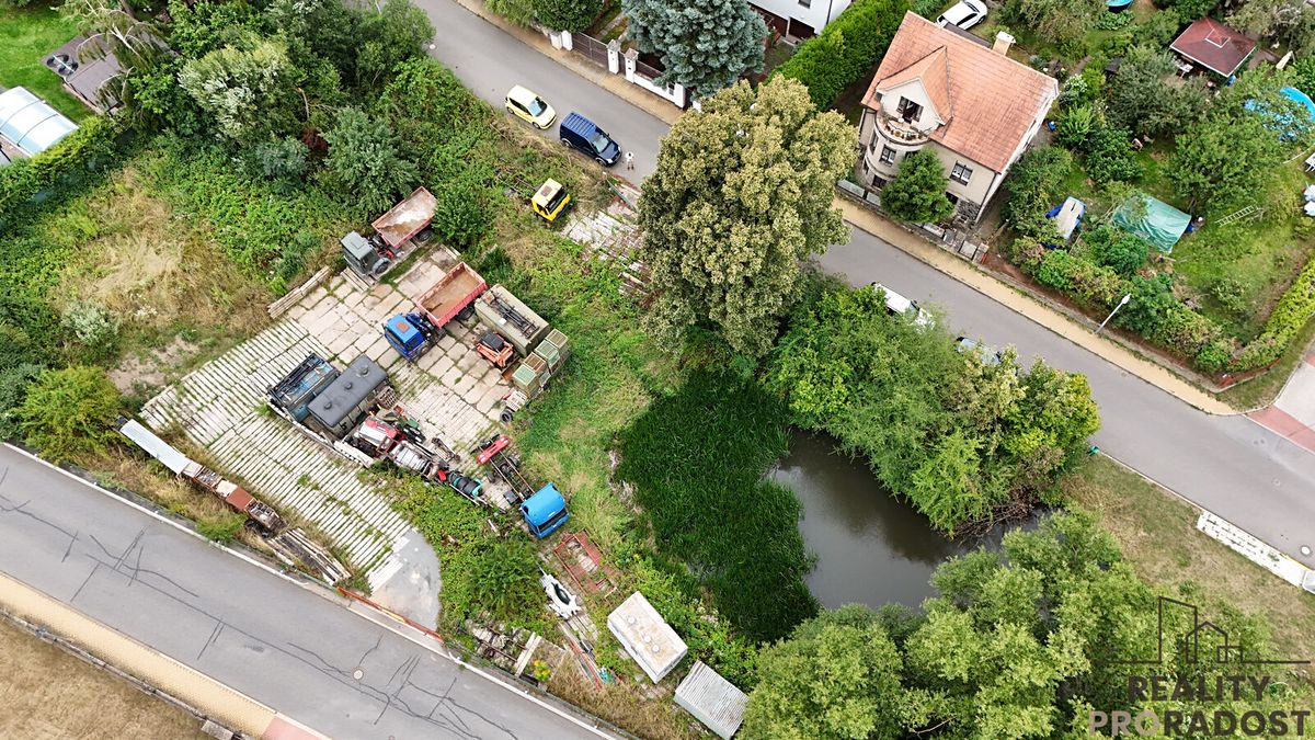 Prodej stavebního pozemku 817 m² – fotografie 4