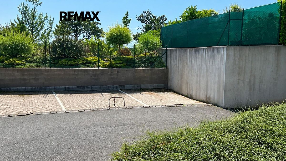 Pronájem garážového stání 17 m² – fotografie 2