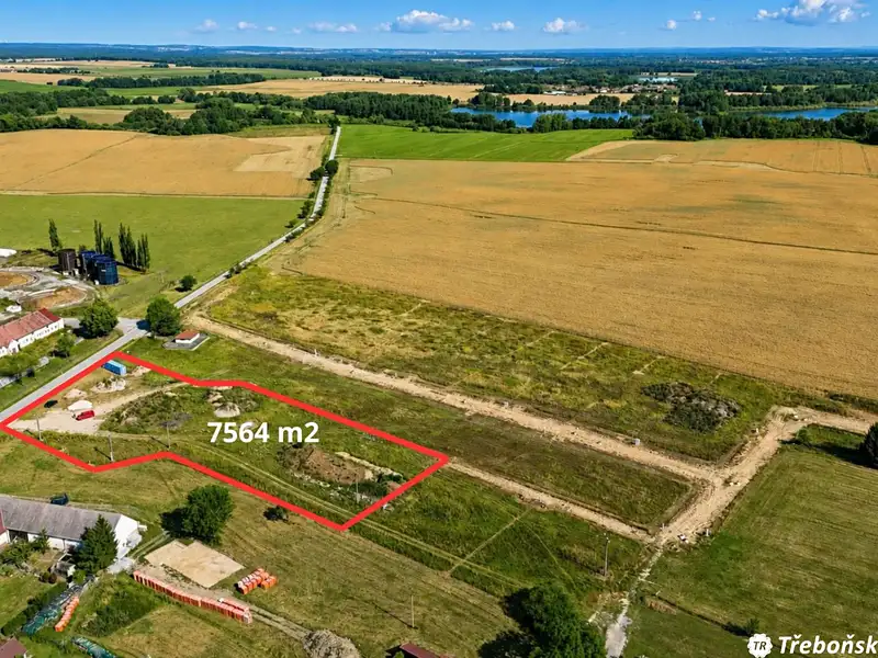 Prodej komerčního pozemku 7564 m², Třeboň – náhled fotky 1