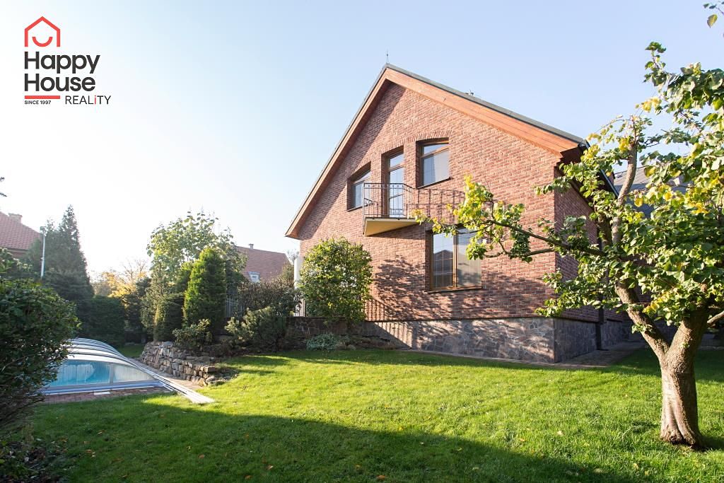 Pronájem rodinného domu 390 m², pozemek 903 m²