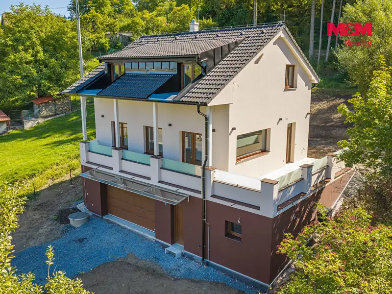 Prodej rodinného domu 198 m², pozemek 1543 m², Hradečno – náhled fotky 2