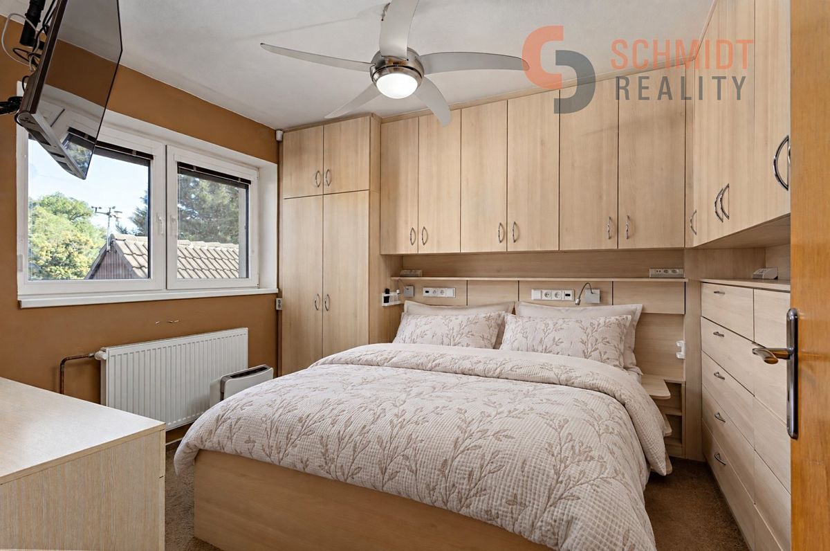 Prodej rodinného domu 259 m², pozemek 669 m² – fotografie 3