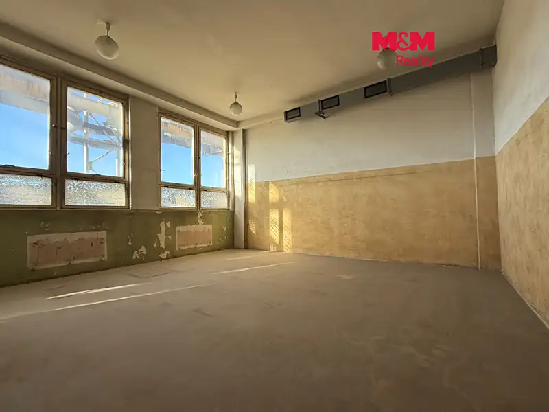 Pronájem skladového prostoru 996 m², Buštěhrad – náhled fotky 1