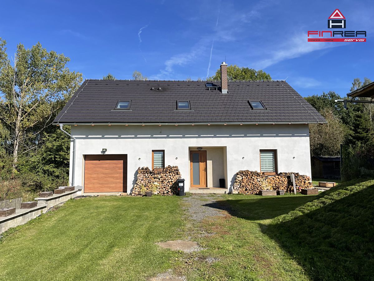 Prodej rodinného domu 195 m², pozemek 2105 m² – fotografie 3