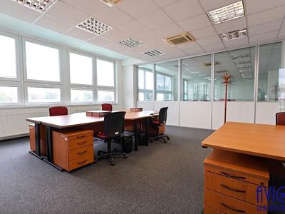 Pronájem kanceláře 400 m²