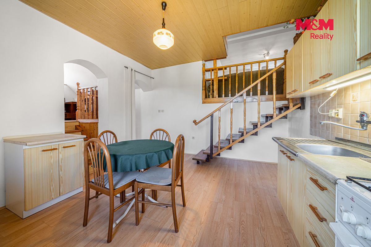 Prodej rodinného domu 220 m², pozemek 404 m² – fotografie 3