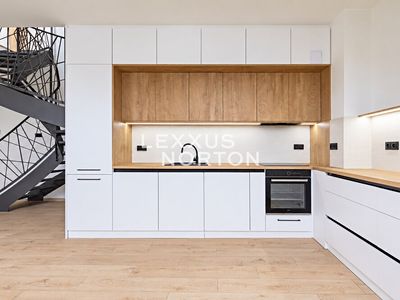 Pronájem bytu 4+kk 108 m²