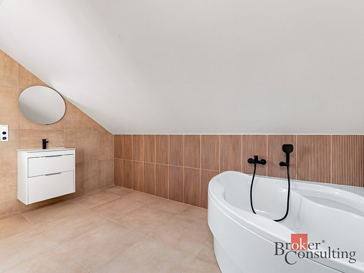 Prodej domu, 146 m² (15 z 32)