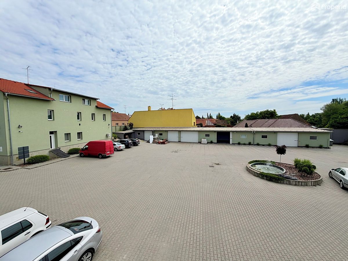 Pronájem skladového prostoru 300 m² – fotografie 2