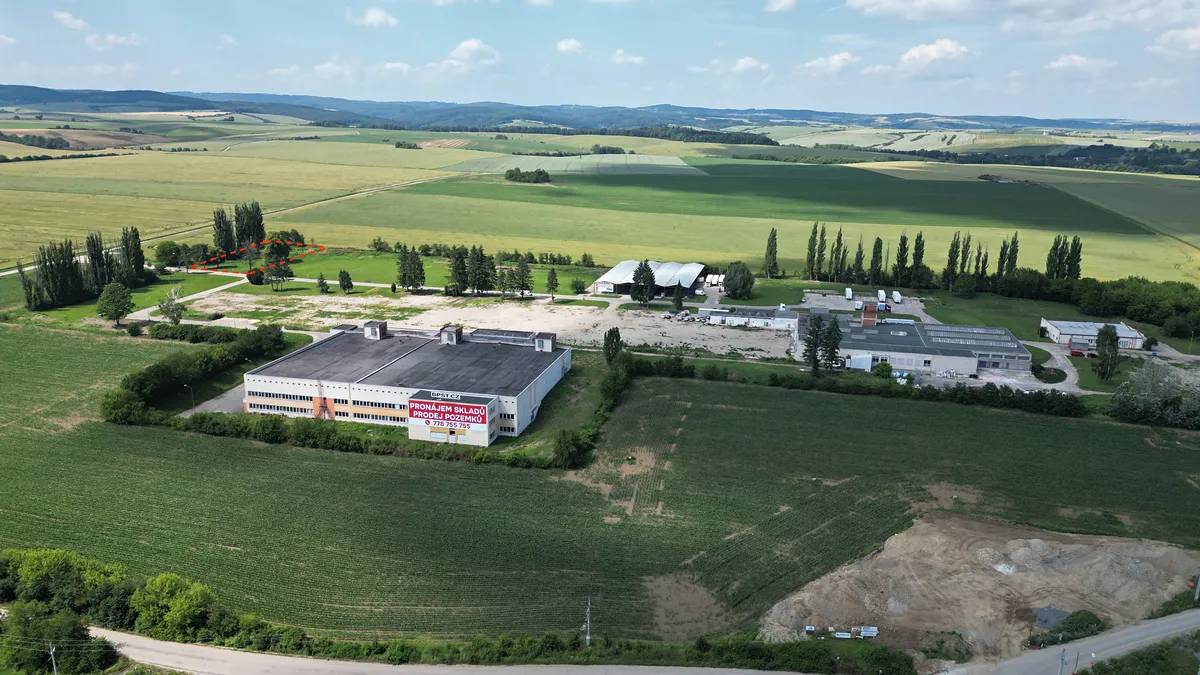 Prodej komerčního pozemku 3041 m²