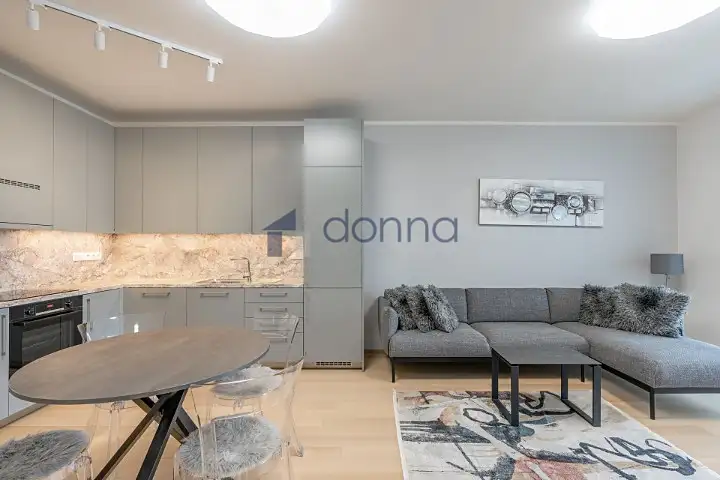 Pronájem bytu 2+kk 60 m², Praha – náhled fotky 3
